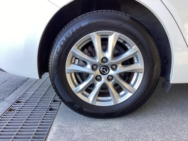 アルミホイールです。足元が引き立つので、車全体のイメージがアップしますよ！