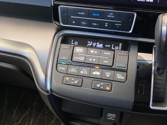 ステップワゴンスパーダ スパーダ・クールスピリットホンダセンシング　純正ナビ　フルセグ　リアカメラ　サイドエアバック　スマートキ　左右電動スライドドア　バックモニタ　地ＴＶ　ナビ＆ＴＶ　三列シート　ＵＳＢ　助手席エアバッグ　ドライブレコーダ　ＡＡＣ　横滑り防止機能（13枚目）