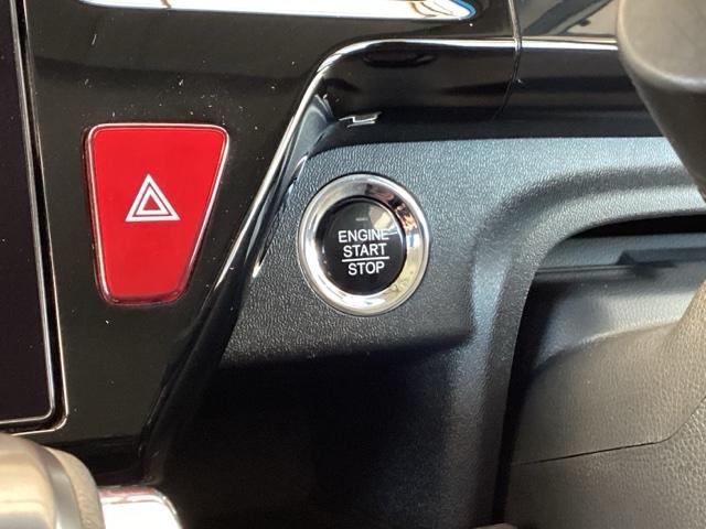 ステップワゴンスパーダ スパーダ・クールスピリットホンダセンシング　純正ナビ　フルセグ　リアカメラ　サイドエアバック　スマートキ　左右電動スライドドア　バックモニタ　地ＴＶ　ナビ＆ＴＶ　三列シート　ＵＳＢ　助手席エアバッグ　ドライブレコーダ　ＡＡＣ　横滑り防止機能（15枚目）