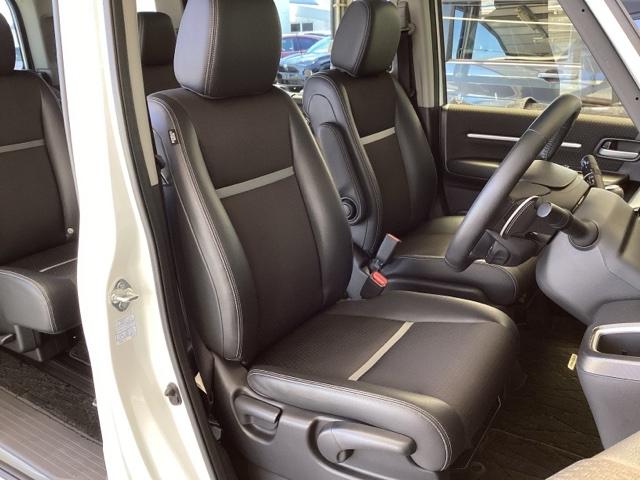 ステップワゴンスパーダ スパーダ・クールスピリットホンダセンシング　純正ナビ　フルセグ　リアカメラ　サイドエアバック　スマートキ　左右電動スライドドア　バックモニタ　地ＴＶ　ナビ＆ＴＶ　三列シート　ＵＳＢ　助手席エアバッグ　ドライブレコーダ　ＡＡＣ　横滑り防止機能（19枚目）