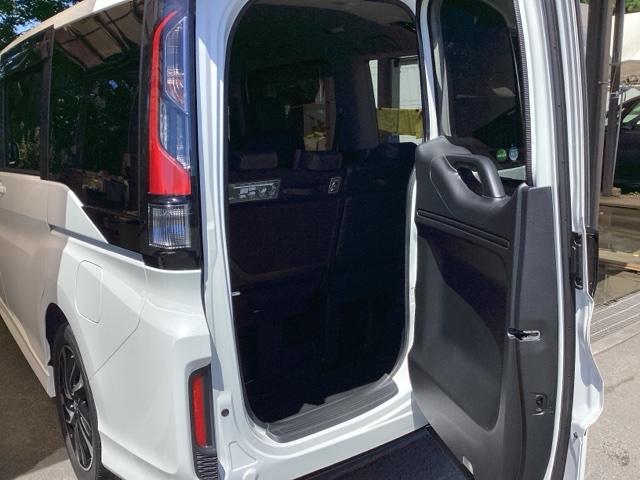 ステップワゴンスパーダ スパーダ・クールスピリットホンダセンシング　純正ナビ　フルセグ　リアカメラ　サイドエアバック　スマートキ　左右電動スライドドア　バックモニタ　地ＴＶ　ナビ＆ＴＶ　三列シート　ＵＳＢ　助手席エアバッグ　ドライブレコーダ　ＡＡＣ　横滑り防止機能（22枚目）