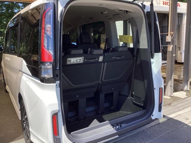 ステップワゴンスパーダ スパーダ・クールスピリットホンダセンシング　純正ナビ　フルセグ　リアカメラ　サイドエアバック　スマートキ　左右電動スライドドア　バックモニタ　地ＴＶ　ナビ＆ＴＶ　三列シート　ＵＳＢ　助手席エアバッグ　ドライブレコーダ　ＡＡＣ　横滑り防止機能（23枚目）