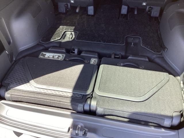 ステップワゴンスパーダ スパーダ・クールスピリットホンダセンシング　純正ナビ　フルセグ　リアカメラ　サイドエアバック　スマートキ　左右電動スライドドア　バックモニタ　地ＴＶ　ナビ＆ＴＶ　三列シート　ＵＳＢ　助手席エアバッグ　ドライブレコーダ　ＡＡＣ　横滑り防止機能（24枚目）