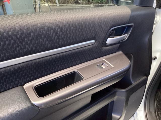 ステップワゴンスパーダ スパーダ・クールスピリットホンダセンシング　純正ナビ　フルセグ　リアカメラ　サイドエアバック　スマートキ　左右電動スライドドア　バックモニタ　地ＴＶ　ナビ＆ＴＶ　三列シート　ＵＳＢ　助手席エアバッグ　ドライブレコーダ　ＡＡＣ　横滑り防止機能（39枚目）