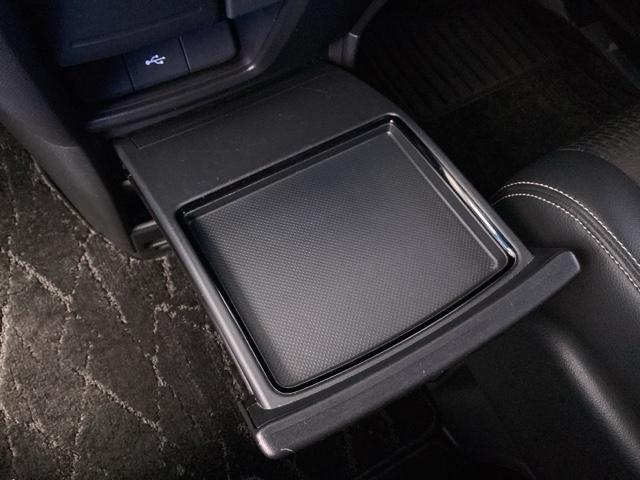 ステップワゴンスパーダ スパーダ・クールスピリットホンダセンシング　純正ナビ　フルセグ　リアカメラ　サイドエアバック　スマートキ　左右電動スライドドア　バックモニタ　地ＴＶ　ナビ＆ＴＶ　三列シート　ＵＳＢ　助手席エアバッグ　ドライブレコーダ　ＡＡＣ　横滑り防止機能（46枚目）