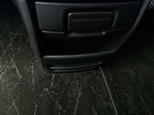 ステップワゴンスパーダ スパーダ・クールスピリットホンダセンシング　純正ナビ　フルセグ　リアカメラ　サイドエアバック　スマートキ　左右電動スライドドア　バックモニタ　地ＴＶ　ナビ＆ＴＶ　三列シート　ＵＳＢ　助手席エアバッグ　ドライブレコーダ　ＡＡＣ　横滑り防止機能（47枚目）