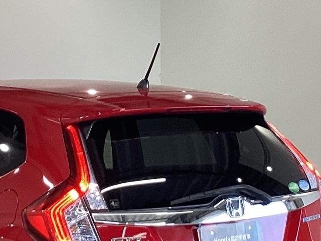 フィットハイブリッド Ｌパッケージ　オーディオレス　ドラレコ　ＥＴＣ　サイドエアバック　ＬＥＤ　ＥＣＯＮ　オートクルーズコントロール　イモビライザー　ＥＳＣ　ＡＵＴＯエアコン　ＡＢＳ　運転席助手席エアバッグ　運転席エアバック　キーフリー（29枚目）