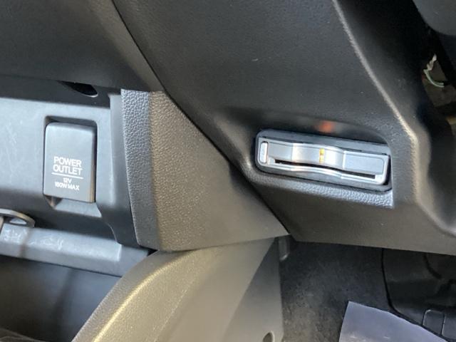 フィットハイブリッド Ｌパッケージ　オーディオレス　ドラレコ　ＥＴＣ　サイドエアバック　ＬＥＤ　ＥＣＯＮ　オートクルーズコントロール　イモビライザー　ＥＳＣ　ＡＵＴＯエアコン　ＡＢＳ　運転席助手席エアバッグ　運転席エアバック　キーフリー（43枚目）