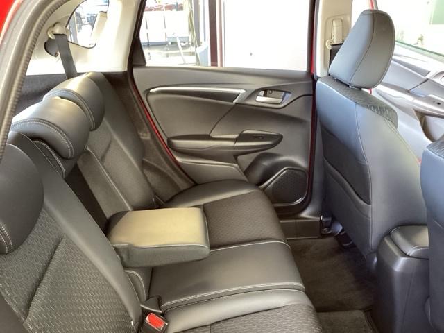 フィットハイブリッド Ｌパッケージ　オーディオレス　ドラレコ　ＥＴＣ　サイドエアバック　ＬＥＤ　ＥＣＯＮ　オートクルーズコントロール　イモビライザー　ＥＳＣ　ＡＵＴＯエアコン　ＡＢＳ　運転席助手席エアバッグ　運転席エアバック　キーフリー（56枚目）