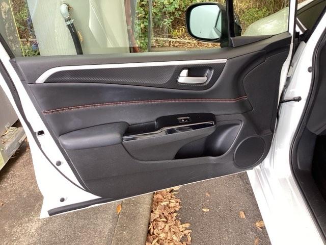 ジェイド ＲＳ・ホンダセンシング　純正メモリーナビ　リアカメラ　ＥＴＣ　ナビ＆ＴＶ　フルセグテレビ　ＬＥＤライト　サイドカーテンエアバック　スマートＫ　記録簿　セキュリティアラーム　エアバッグ　ターボ車　ＤＶＤ再生可能　オートエアコン（34枚目）