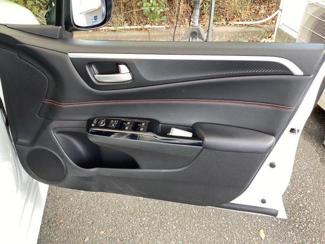 ジェイド ＲＳ・ホンダセンシング　純正メモリーナビ　リアカメラ　ＥＴＣ　ナビ＆ＴＶ　フルセグテレビ　ＬＥＤライト　サイドカーテンエアバック　スマートＫ　記録簿　セキュリティアラーム　エアバッグ　ターボ車　ＤＶＤ再生可能　オートエアコン（50枚目）