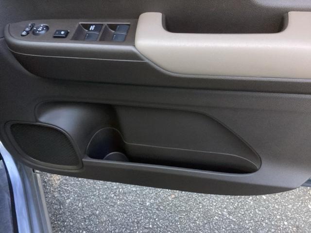 N-WGN Lホンダセンシング 純正ナビ フルセグ リアカメラ ETC装備 Bモニタ 誤発進抑制 LEDランプ シートヒータ オートライト DVD 横滑り防止機能 USBポート パーキングセンサー セキュリティアラーム キーフリー(50枚目)