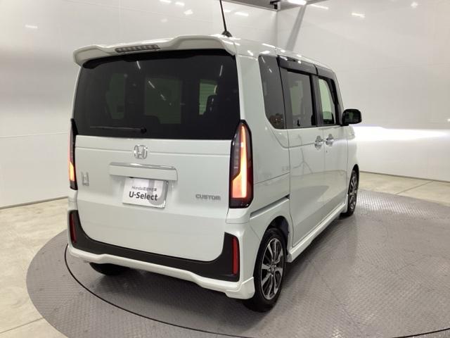 Ｎ－ＢＯＸカスタム ベースグレード　ＨｏｎｄａＣＯＮＮＥＣＴ対応純正メモリーナビ　ＵＳＢ接続　ＣＭＢＳ　Ｄレコ　ベンチシート　オートエアコン　スマートキ　ＬＥＤ　盗難防止装置　クルコン　ＥＴＣ　バックカメラ　フルセグＴＶ　エアバッグ（8枚目）