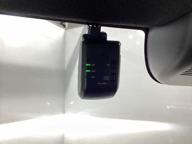 Ｎ－ＢＯＸカスタム ベースグレード　ＨｏｎｄａＣＯＮＮＥＣＴ対応純正メモリーナビ　ＵＳＢ接続　ＣＭＢＳ　Ｄレコ　ベンチシート　オートエアコン　スマートキ　ＬＥＤ　盗難防止装置　クルコン　ＥＴＣ　バックカメラ　フルセグＴＶ　エアバッグ（12枚目）