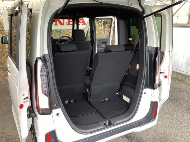 Ｎ－ＢＯＸカスタム ベースグレード　純正メモリーナビ　ドラレコ　リアカメラ　ＵＳＢ接続　ＣＭＢＳ　Ｄレコ　ベンチシート　オートエアコン　スマートキ　ＬＥＤ　盗難防止装置　クルコン　ＥＴＣ　バックカメラ　フルセグＴＶ　パワーステアリング（18枚目）