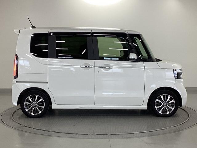 Ｎ－ＢＯＸカスタム ベースグレード　純正メモリーナビ　ドラレコ　リアカメラ　ＵＳＢ接続　ＣＭＢＳ　Ｄレコ　ベンチシート　オートエアコン　スマートキ　ＬＥＤ　盗難防止装置　クルコン　ＥＴＣ　バックカメラ　フルセグＴＶ　パワーステアリング（32枚目）