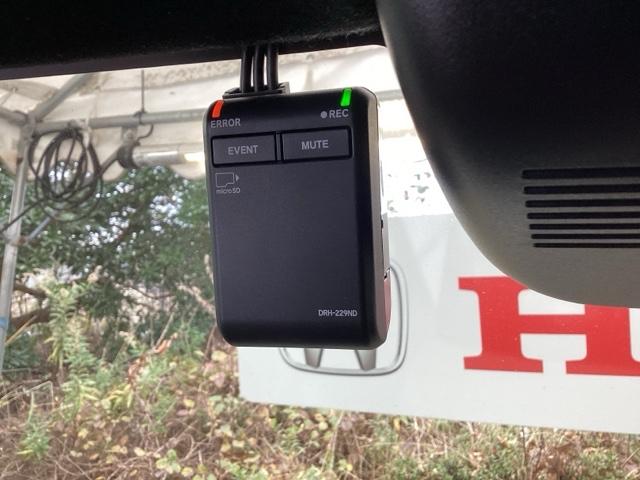 Ｎ－ＢＯＸカスタム ベースグレード　純正メモリーナビ　ドラレコ　リアカメラ　ＵＳＢ接続　ＣＭＢＳ　Ｄレコ　ベンチシート　オートエアコン　スマートキ　ＬＥＤ　盗難防止装置　クルコン　ＥＴＣ　バックカメラ　フルセグＴＶ　パワーステアリング（51枚目）