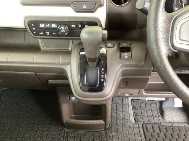 �����X�b�L���A�C���p�l�V�t�g�ł��B�p�[�L���O�u���[�L�͓d�q����p�[�L���O�u���[�L�^�C�v�Ȃ̂ŁA�^�]�ȂƏ���Ȃ̊Ԃ��X�b�L�����Ă��܂��B