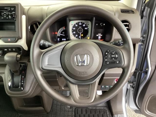 �n���h���̉E���ɂ���{�^���������N���[�Y�R���g���[���ł��B�A�N�Z���y�_���𓥂܂��ɐݒ葬�x���L�[�v�B�������H�ł̃h���C�u�����N�ɁB