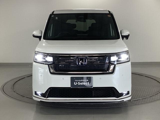 �k�d�c�w�b�h���C�g�𑕔����Ă��܂��B�k�d�c�w�b�h���C�g�͂ƂĂ����邭�A�J�̓����ԑ��s�����S�E���S�ł��B