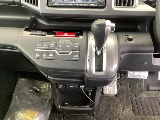 �����X�b�L���A�C���p�l�V�t�g�ł��B�p�[�L���O�u���[�L�̓t�b�g�u���[�L�^�C�v�Ȃ̂ŁA�^�]�ȂƏ���Ȃ̊Ԃ��X�b�L�����Ă��܂��B