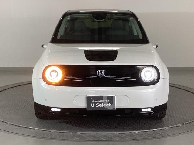 �k�d�c�w�b�h���C�g�𑕔����Ă��܂��B�k�d�c�w�b�h���C�g�͂ƂĂ����邭�A�J�̓����ԑ��s�����S�E���S�ł��B