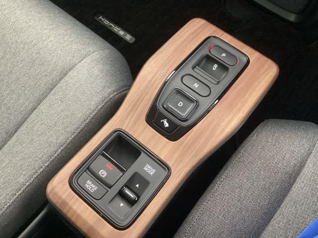 �w��ő��삷��G���N�g���b�N�M�A�Z���N�^�[���̗p�B�X�}�[�g�ȑ��삪�y���߂܂��B