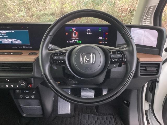 ��ɂȂ��ފ��o�̃X�e�A�����O�ł��B�����S�n�A�f�U�C�����A���쐫�ɂ���������A�C�e���ł��B