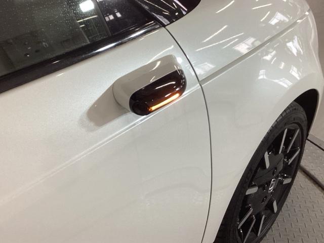 �h�A�~���[�̂����ɃT�C�h�J�����~���[�V�X�e�����̗p�B�P�V�O����f�̍����\�ȃJ�����ŉf�����f�����A�U�C���`�̑傫�ȃf�B�X�v���[�Ŋm�F�ł��܂��B