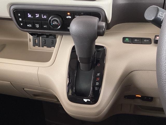 ���R�Ɏ肪�͂��A���쐫�̗ǂ��C���p�l�V�t�g�ɁA�p�[�L���O�u���[�L�́A�t�b�g�u���[�L�^�C�v�Ȃ̂ŁA�^�]�ȂƏ���Ȃ̊Ԃ͂������肵�Ă��܂��B