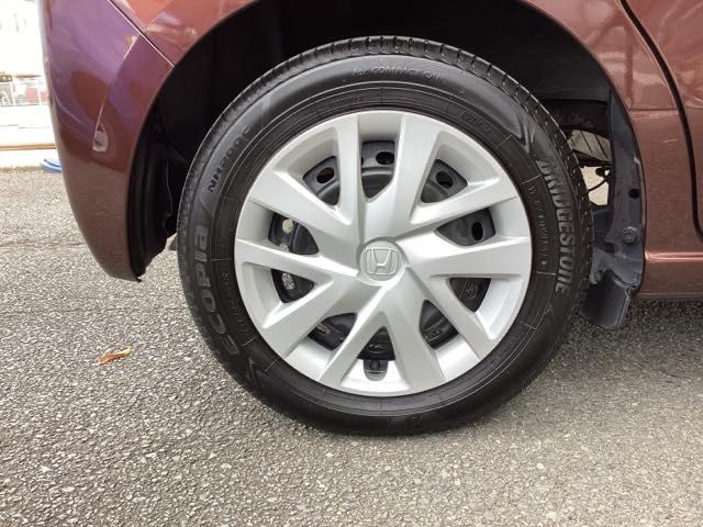 �X�`�[���z�C�[���ɂ́A�z�C�[���g�����i�z�C�[���J�o�[�j���t���Ă��܂��B