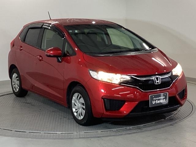 フィット １３Ｇ・Ｆパッケージコンフォートエディション　純正メモリナビ　衝突低減ブレーキ　ＥＴＣ　シティブレーキアクティブシステム　パワーウィンドウ　横滑り防止機能　キーレス　シートヒータ　インテリキー　地デジＴＶ　ＡＡＣ　ＴＶナビ　Ｉストップ　ＤＶＤ再生（7枚目）