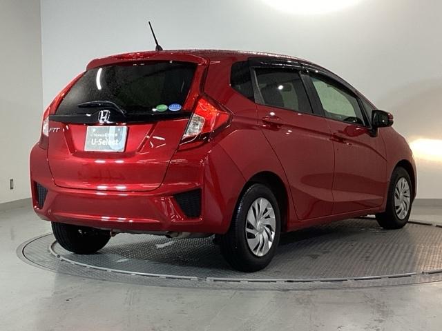 フィット １３Ｇ・Ｆパッケージコンフォートエディション　純正メモリナビ　衝突低減ブレーキ　ＥＴＣ　シティブレーキアクティブシステム　パワーウィンドウ　横滑り防止機能　キーレス　シートヒータ　インテリキー　地デジＴＶ　ＡＡＣ　ＴＶナビ　Ｉストップ　ＤＶＤ再生（30枚目）