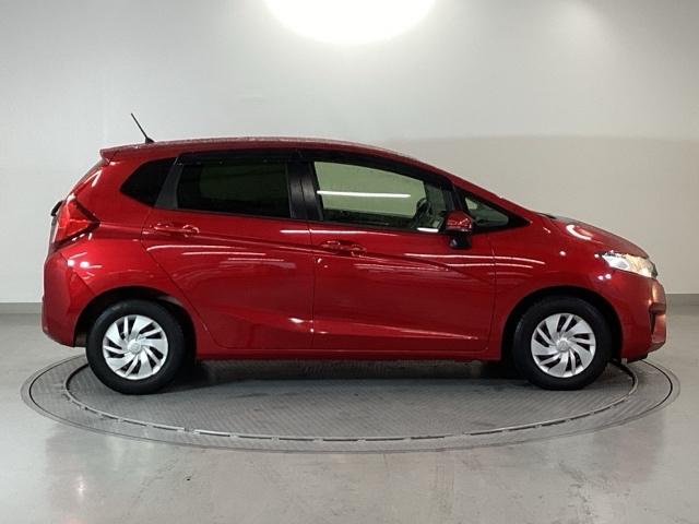 フィット １３Ｇ・Ｆパッケージコンフォートエディション　純正メモリナビ　衝突低減ブレーキ　ＥＴＣ　シティブレーキアクティブシステム　パワーウィンドウ　横滑り防止機能　キーレス　シートヒータ　インテリキー　地デジＴＶ　ＡＡＣ　ＴＶナビ　Ｉストップ　ＤＶＤ再生（31枚目）