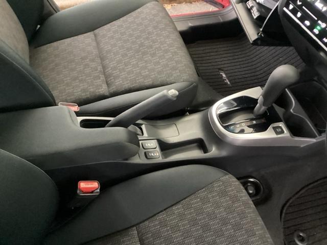 フィット １３Ｇ・Ｆパッケージコンフォートエディション　純正メモリナビ　衝突低減ブレーキ　ＥＴＣ　シティブレーキアクティブシステム　パワーウィンドウ　横滑り防止機能　キーレス　シートヒータ　インテリキー　地デジＴＶ　ＡＡＣ　ＴＶナビ　Ｉストップ　ＤＶＤ再生（39枚目）