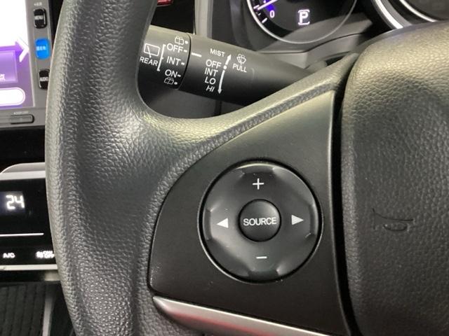 フィット １３Ｇ・Ｆパッケージコンフォートエディション　純正メモリナビ　衝突低減ブレーキ　ＥＴＣ　シティブレーキアクティブシステム　パワーウィンドウ　横滑り防止機能　キーレス　シートヒータ　インテリキー　地デジＴＶ　ＡＡＣ　ＴＶナビ　Ｉストップ　ＤＶＤ再生（41枚目）