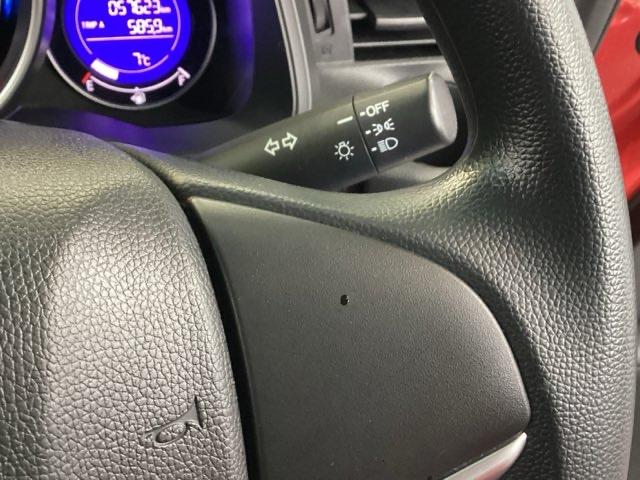 フィット １３Ｇ・Ｆパッケージコンフォートエディション　純正メモリナビ　衝突低減ブレーキ　ＥＴＣ　シティブレーキアクティブシステム　パワーウィンドウ　横滑り防止機能　キーレス　シートヒータ　インテリキー　地デジＴＶ　ＡＡＣ　ＴＶナビ　Ｉストップ　ＤＶＤ再生（42枚目）