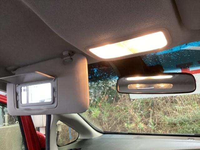 フィット １３Ｇ・Ｆパッケージコンフォートエディション　純正メモリナビ　衝突低減ブレーキ　ＥＴＣ　シティブレーキアクティブシステム　パワーウィンドウ　横滑り防止機能　キーレス　シートヒータ　インテリキー　地デジＴＶ　ＡＡＣ　ＴＶナビ　Ｉストップ　ＤＶＤ再生（46枚目）