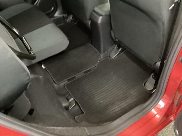 フィット １３Ｇ・Ｆパッケージコンフォートエディション　純正メモリナビ　衝突低減ブレーキ　ＥＴＣ　シティブレーキアクティブシステム　パワーウィンドウ　横滑り防止機能　キーレス　シートヒータ　インテリキー　地デジＴＶ　ＡＡＣ　ＴＶナビ　Ｉストップ　ＤＶＤ再生（59枚目）