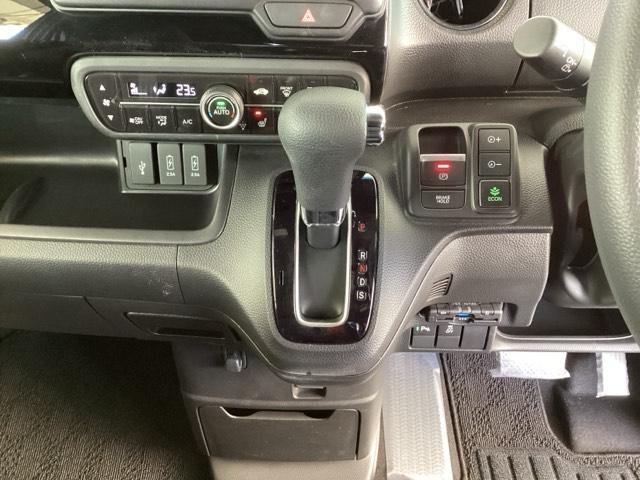 Ｎ－ＢＯＸカスタム Ｌ　純正メモリーナビ　シートヒーター　ＥＴＣ　助手席エアバック　Ｂカメ　メンテナンスノート　ナビ・ＴＶ　ＬＥＤ　エアバッグ　パワーウインドウ　Ａライト　クルコン　エアコン　スマートキーＰスタート　ＵＳＢ（13枚目）