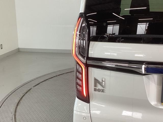N-BOXカスタム L メモリーナビ ETC リアカメラ 片側電動スライド シートヒーター付き 助手席エアバック Bカメ ナビ・TV LED エアバッグ パワーウインドウ クルコン エアコン スマートキーPスタート USB(34枚目)