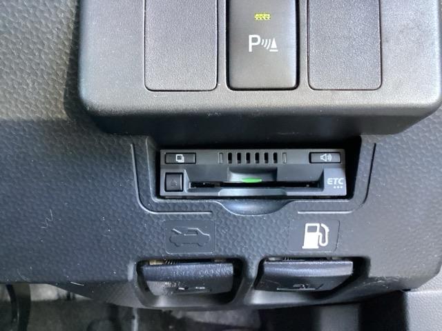 ルーミー カスタムＧ　ナビ　Ｒカメラ　後席モニター　フルセグＴＶ　ＶＳＣ　両側オートスライドドア　Ｃセンサー　衝突軽減ブレーキシステム　バックモニター　Ａライト　ＬＥＤライト　シートヒーター　ＡＡＣ　キーフリー　Ａストップ（14枚目）