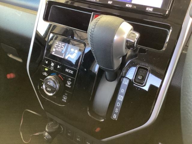 ルーミー カスタムＧ　ナビ　Ｒカメラ　後席モニター　フルセグＴＶ　ＶＳＣ　両側オートスライドドア　Ｃセンサー　衝突軽減ブレーキシステム　バックモニター　Ａライト　ＬＥＤライト　シートヒーター　ＡＡＣ　キーフリー　Ａストップ（18枚目）