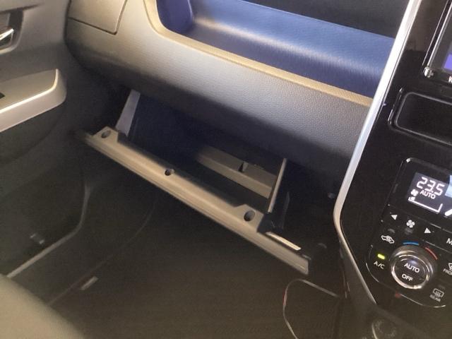 ルーミー カスタムＧ　ナビ　Ｒカメラ　後席モニター　フルセグＴＶ　ＶＳＣ　両側オートスライドドア　Ｃセンサー　衝突軽減ブレーキシステム　バックモニター　Ａライト　ＬＥＤライト　シートヒーター　ＡＡＣ　キーフリー　Ａストップ（43枚目）