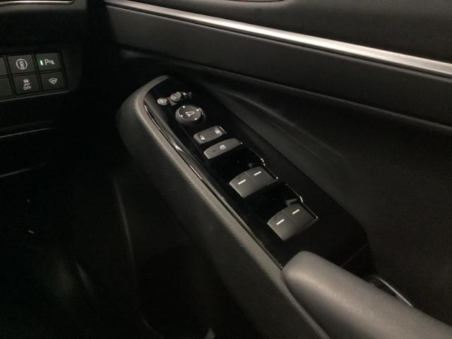 ヴェゼル e:HEVZ HondaCONNECTディスプレイ Sヒータ 地デジフルセグTV 電動テールゲート サイドエアバッグ 後カメラ 前後障害物センサー 横滑防止装置 エアコン LEDヘットライト パワステ USB接続(30枚目)