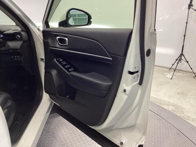 ヴェゼル e:HEVZ HondaCONNECTディスプレイ Sヒータ 地デジフルセグTV 電動テールゲート サイドエアバッグ 後カメラ 前後障害物センサー 横滑防止装置 エアコン LEDヘットライト パワステ USB接続(32枚目)