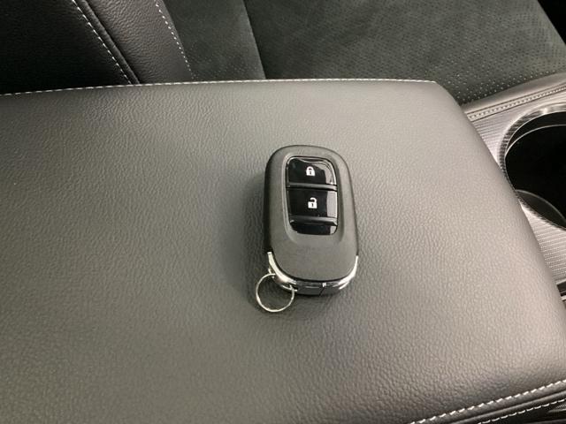 �J�o���ɓ��ꂽ�܂܂ł��A�h�A�̉����E�{���A�G���W���X�^�[�g���\�ȃX�}�[�g�L�[�ł��B