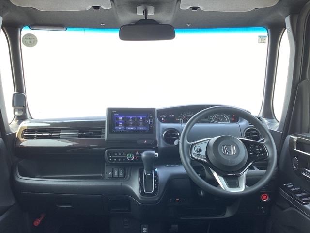 N-BOXカスタム G・Lホンダセンシング メモリーナビ ETC リアカメラ ベンチ 記録簿付き 助手席エアバック 禁煙 エアB バックアイカメラ 地デジフルセグTV キーフリーシステム スマートキーPスタート クルーズコントロール ESC(2枚目)