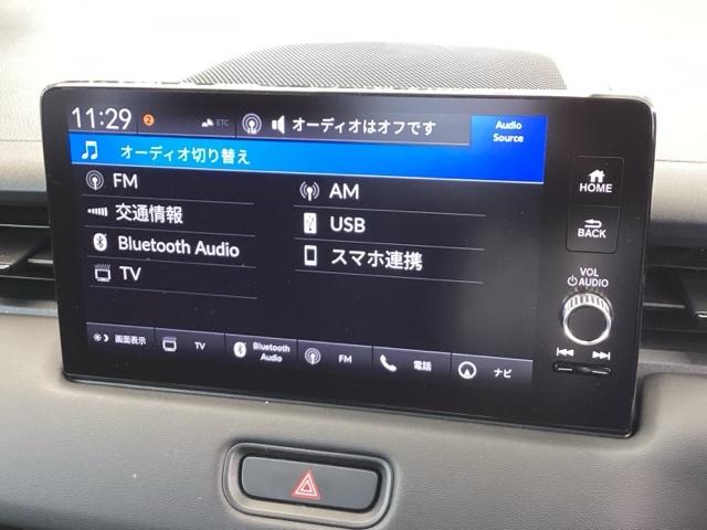 ヴェゼル ｅ：ＨＥＶＺ　メモリーナビ　ＥＴＣ　ドラレコ　リアカメラ　スマートキー＆プッシュスタート　サイドＳＲＳ　イモビ　地デジ　Ｂカメ　キーレスエントリー　Ｃソナー　ＵＳＢポート　ＰＳ　ＬＥＤライト　シートヒータ　ＡＡＣ（12枚目）