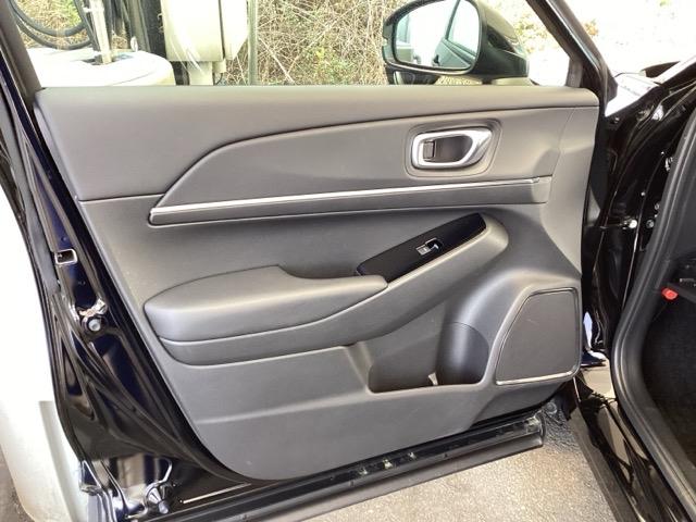 ヴェゼル ｅ：ＨＥＶＺ　メモリーナビ　ＥＴＣ　ドラレコ　リアカメラ　スマートキー＆プッシュスタート　サイドＳＲＳ　イモビ　地デジ　Ｂカメ　キーレスエントリー　Ｃソナー　ＵＳＢポート　ＰＳ　ＬＥＤライト　シートヒータ　ＡＡＣ（33枚目）